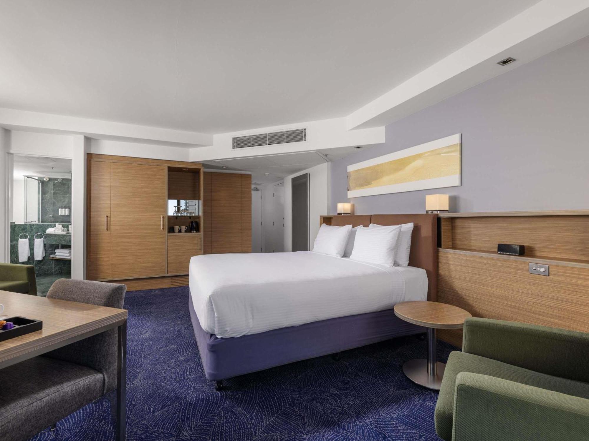 Signature King Room with Ocean View and Spa Bath