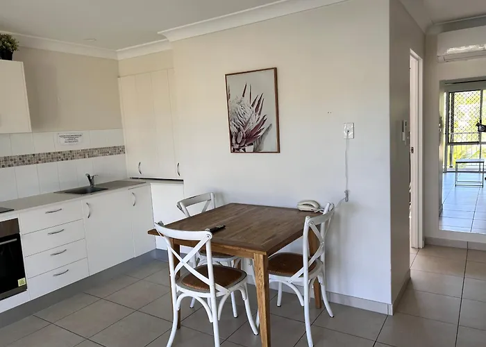 Bay Of Palms Hotel Gold Coast